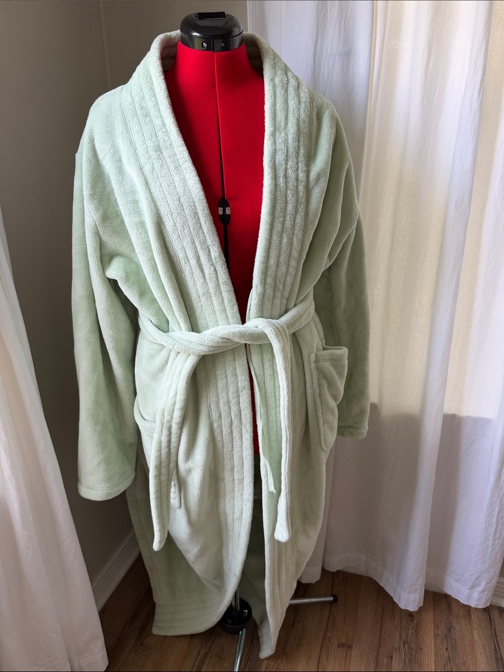 Lands' End Plush Mint Green Hooded Robe